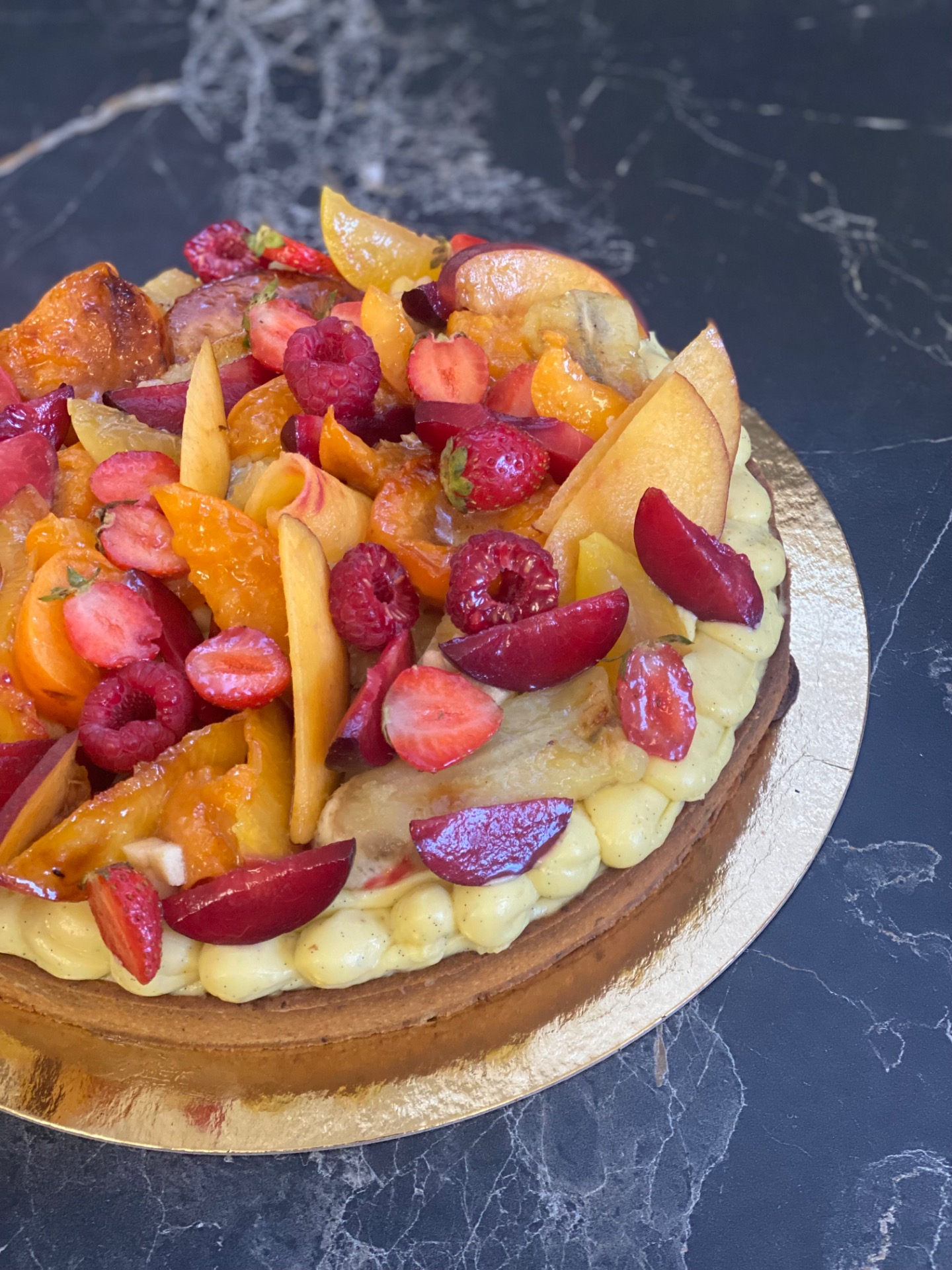 Creme patissiere, pêche, nectarine & framboise 🩷